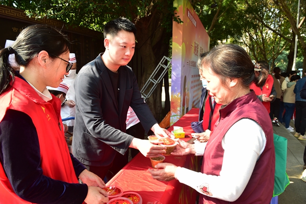 A Bowl of Ao Jiu Porridge Represents Deep Respect for the Elderly