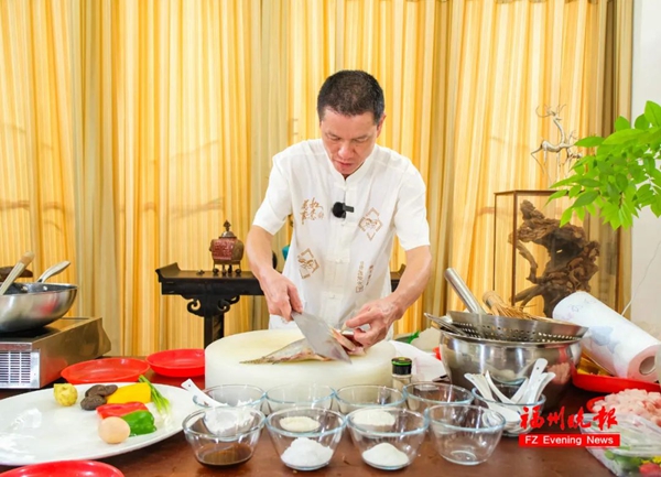 Jin Ningfei: A Cooking Master with Apprentices All Over the World